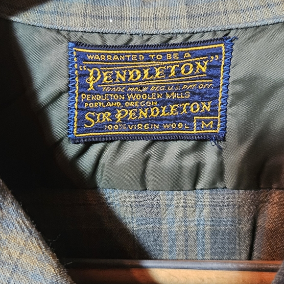 Vintage Pendleton plaid board shirt. 100% virgin wool, medium. - Picture 3 of 8